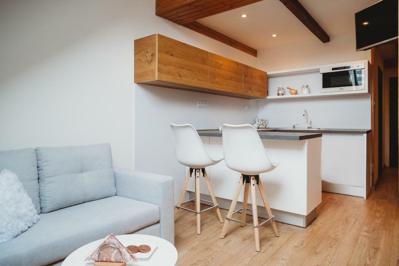 Center City Charming Loft Apartment Кошице Екстериор снимка