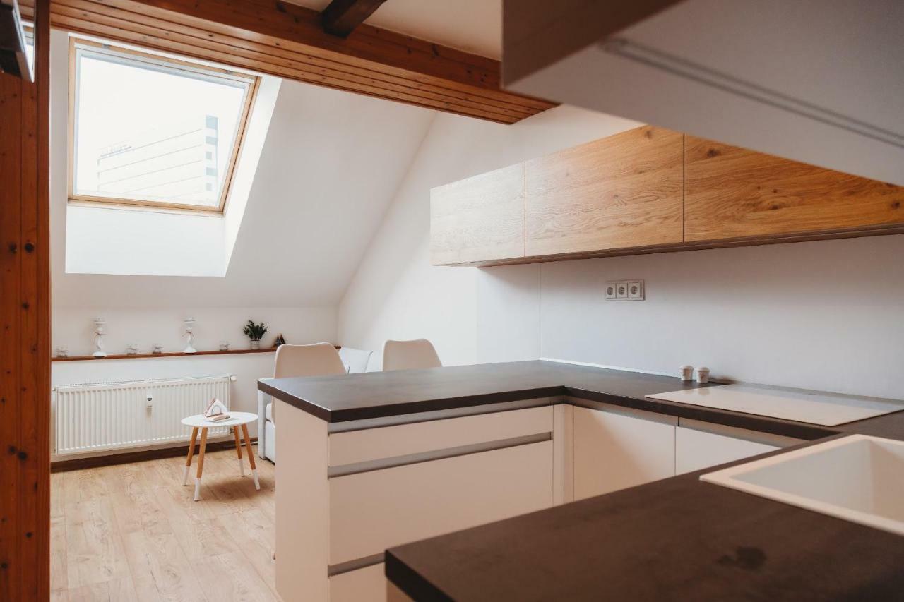 Center City Charming Loft Apartment Кошице Екстериор снимка