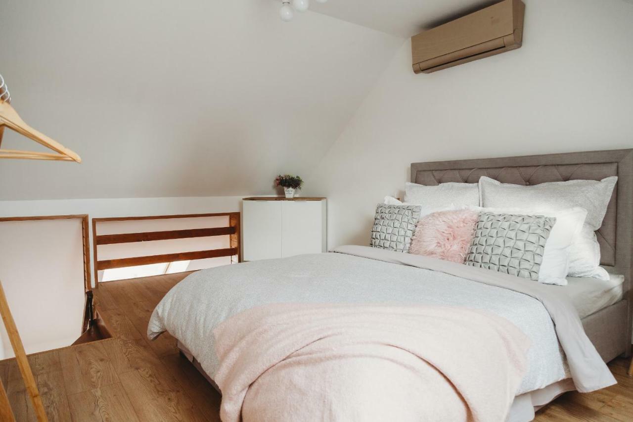 Center City Charming Loft Apartment Кошице Екстериор снимка
